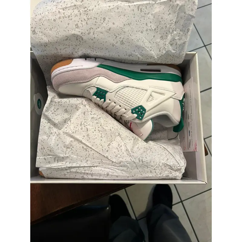 OG Nike SB x Air Jordan 4 “Pine Green” DR5415-103
