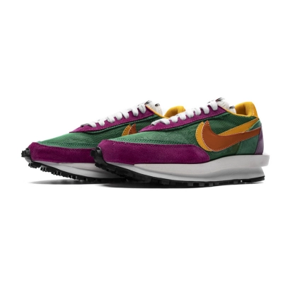 Get Nike LD Waffle sacai Pine Green BV0073-301 01