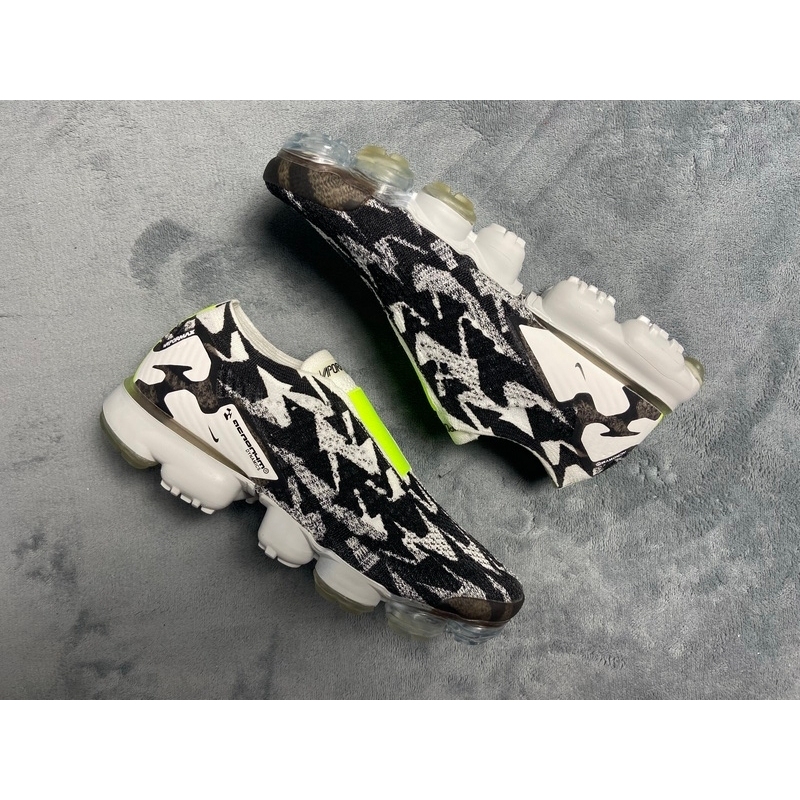 Get Nike Air VaporMax Moc 2 Acronym Light Bone  AQ0996-001
