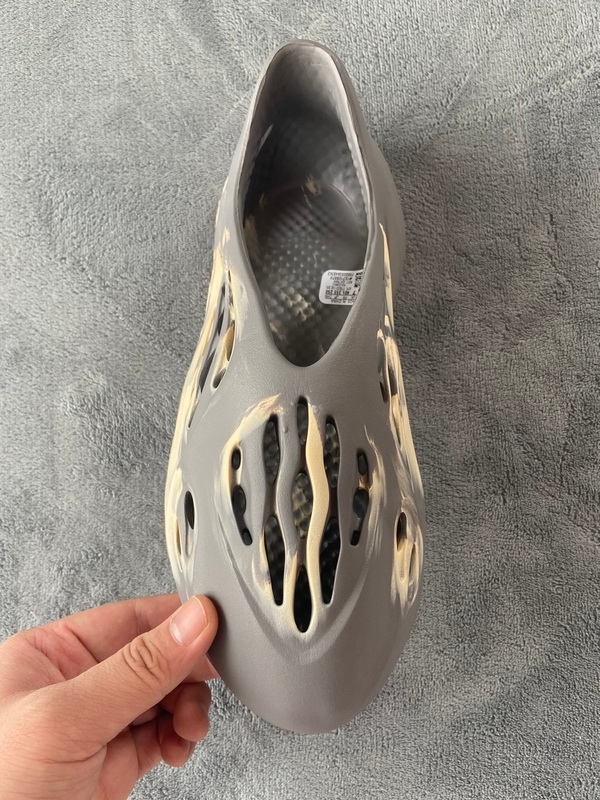 Get Yeezy Foam Runner MXT Moon Grey GV7904