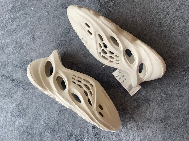Get Yeezy Foam Runner Ararat G55486