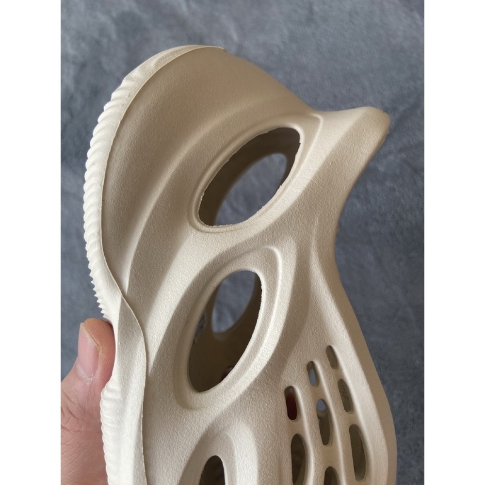 Get Yeezy Foam Runner Ararat G55486