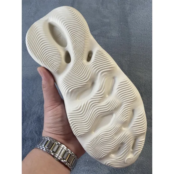 Get Yeezy Foam Runner Sand FY4567