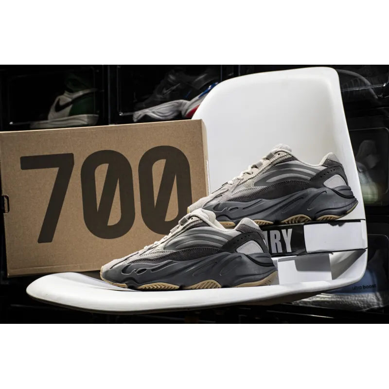 Yeezy Boost 700 V2 Tephra FU7914