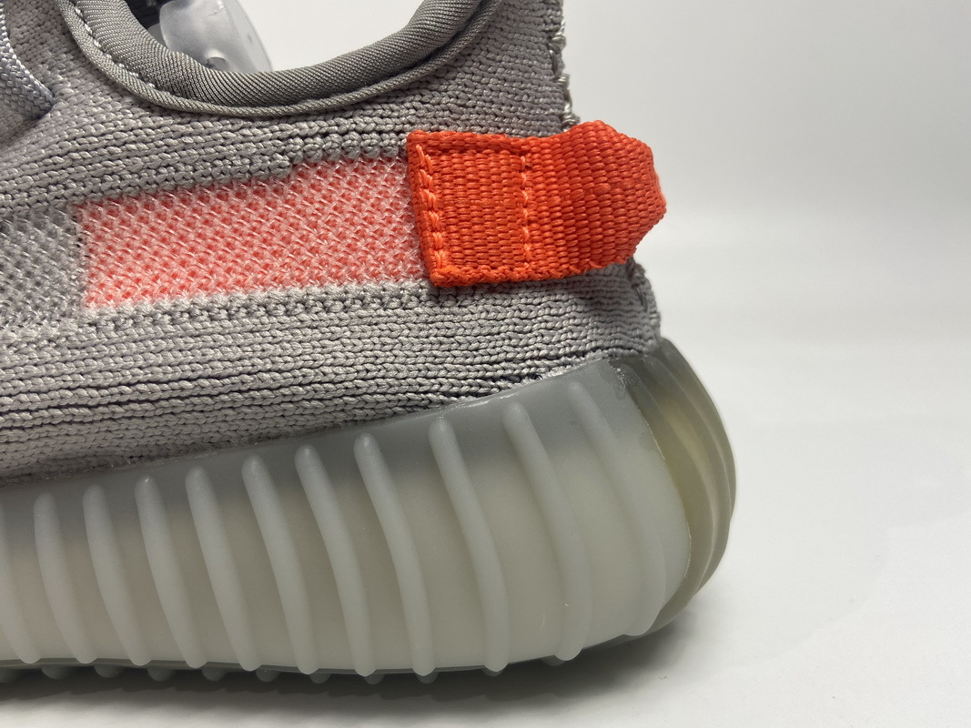 Get adidas Yeezy Boost 350 V2 Tail Light FX9017 (KID)