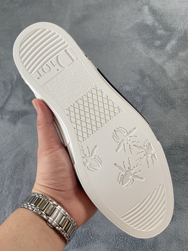 Get Dior B23 Oblique Low Top Sneakers 1