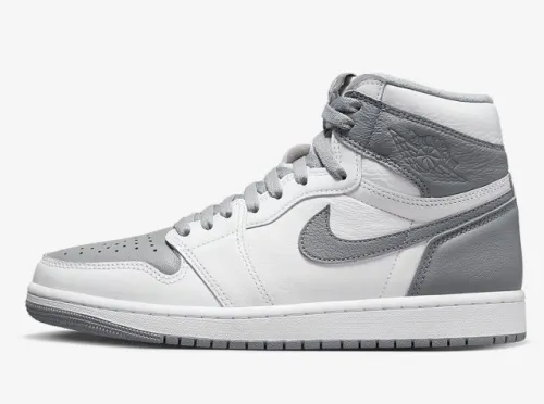 Monica Sneakers Tell You AIR JORDAN 1 HIGH OG “STEALTH” RELEASES TOMORROW