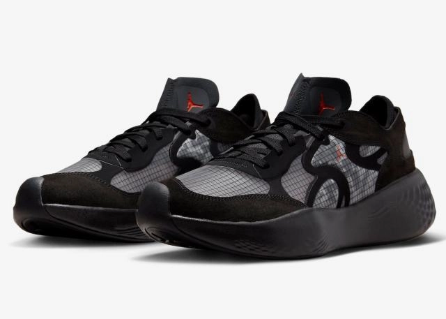 Monica Sneakers Tell You JORDAN DELTA 3 black/red finish