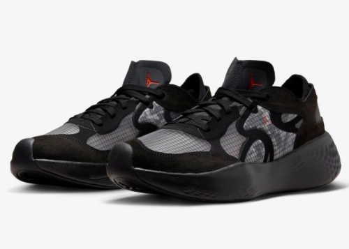 Monica Sneakers Tell You JORDAN DELTA 3 black/red finish