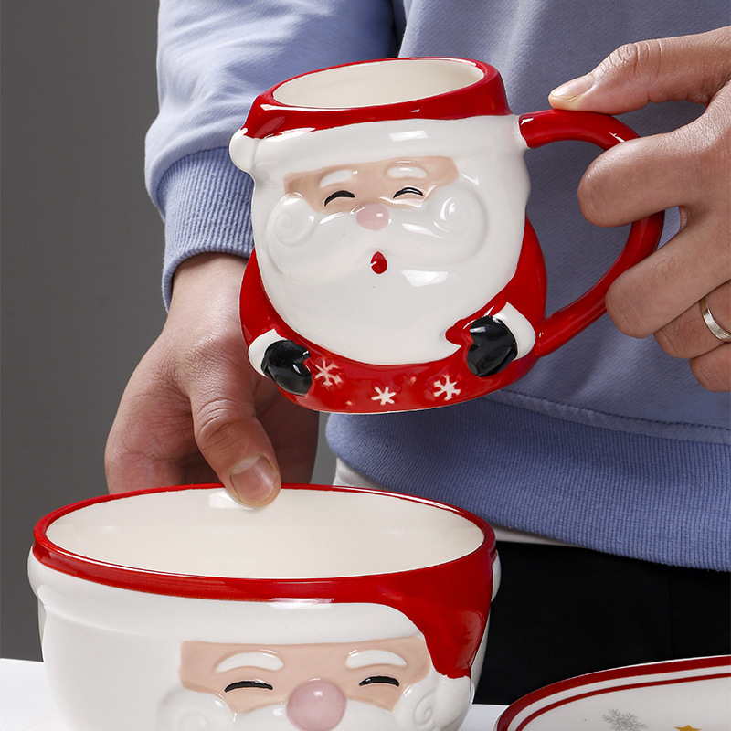 500ml Santa Claus Embossed Ceramic Mug – Christmas Red Coffee Cup Wholesale