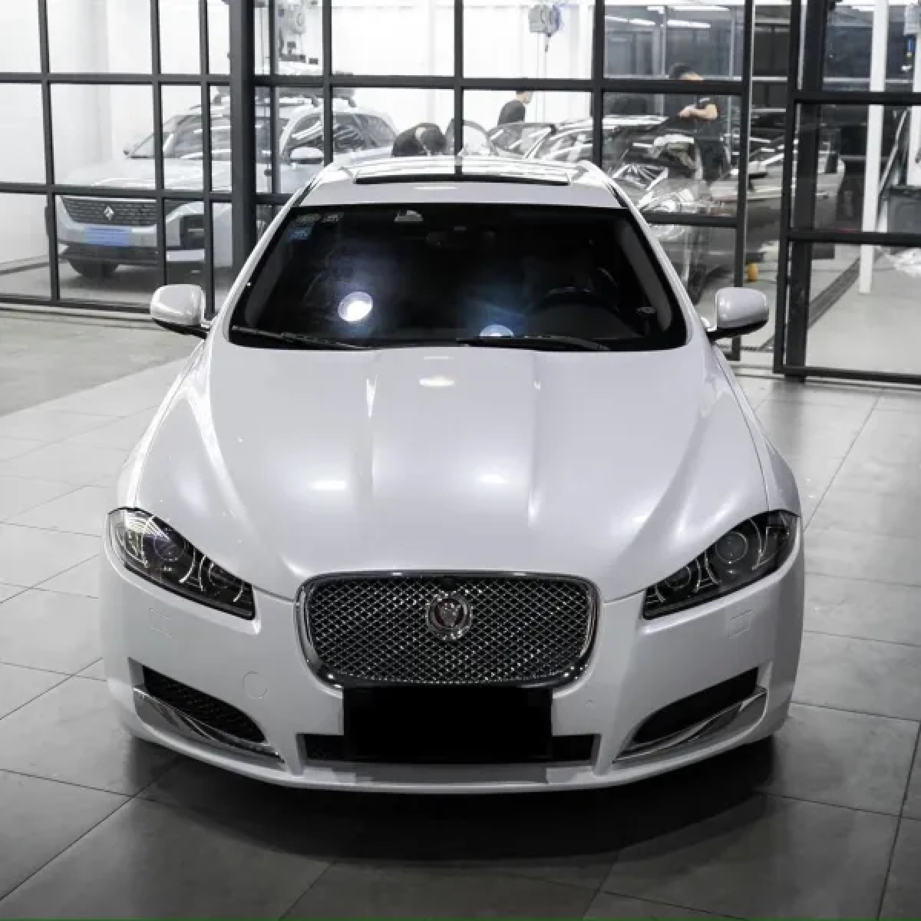 Glossy Shell White Car Vinyl Wrap Audi Tesla PET