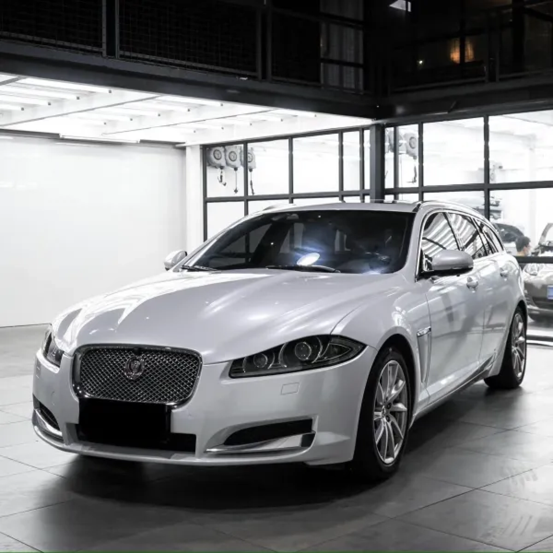 Glossy Shell White Car Vinyl Wrap Audi Tesla PET