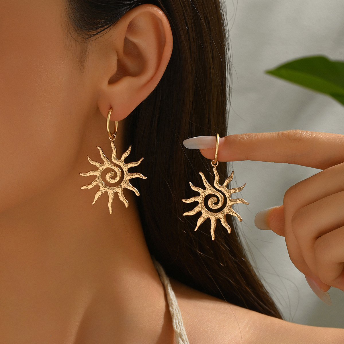 Sunburst Design Dangle Earrings