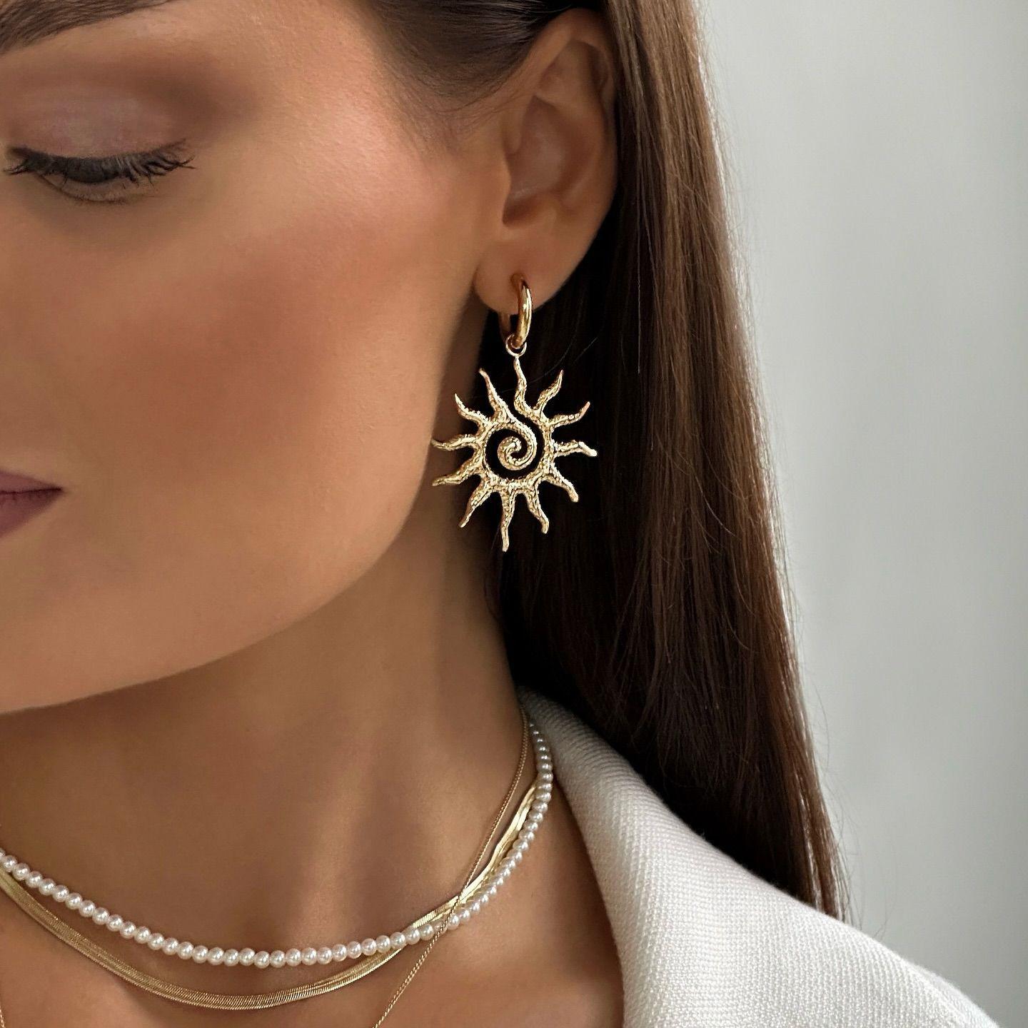 Sunburst Design Dangle Earrings