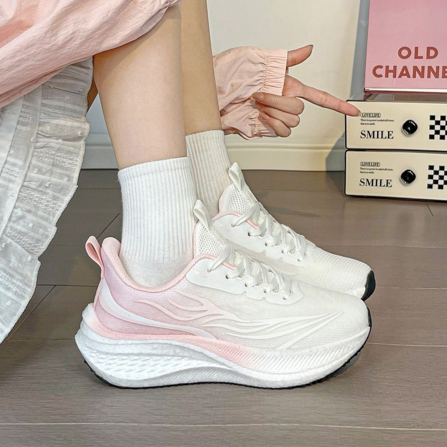 Women's Campus Style Running Shoes