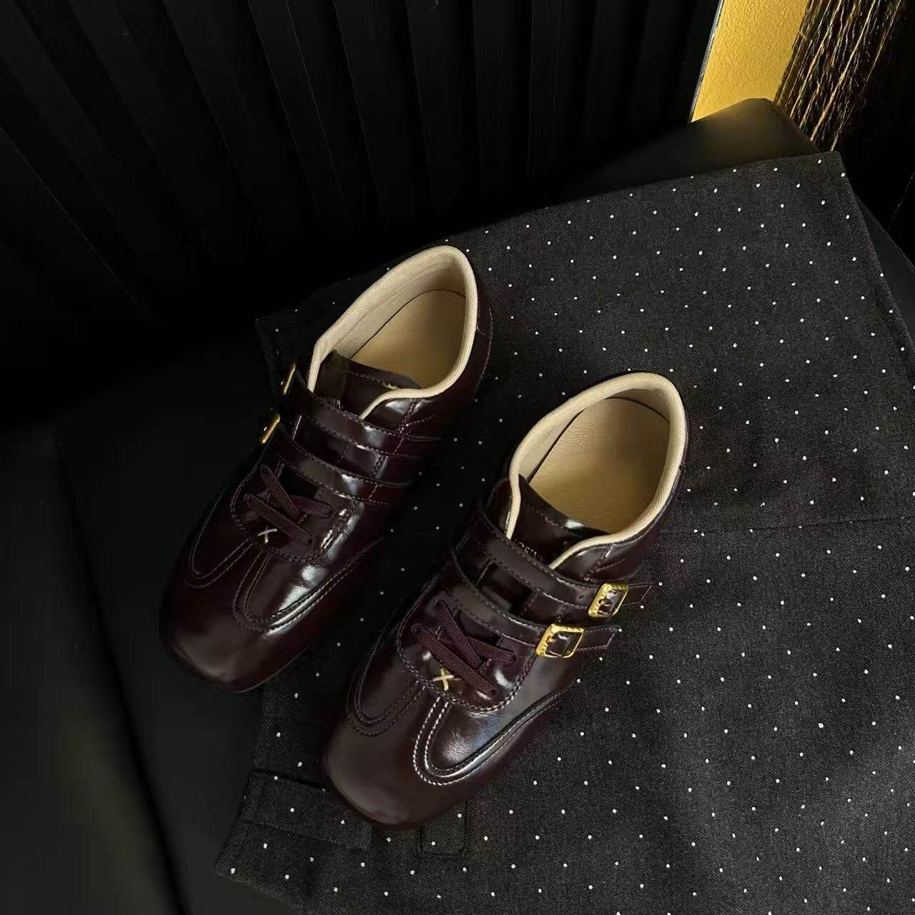 Women's Retro Leather Flats, Casual Round Toe Buckle Strap Lace-Up Shoes, Comfortable Low-Top Walking Sneakers