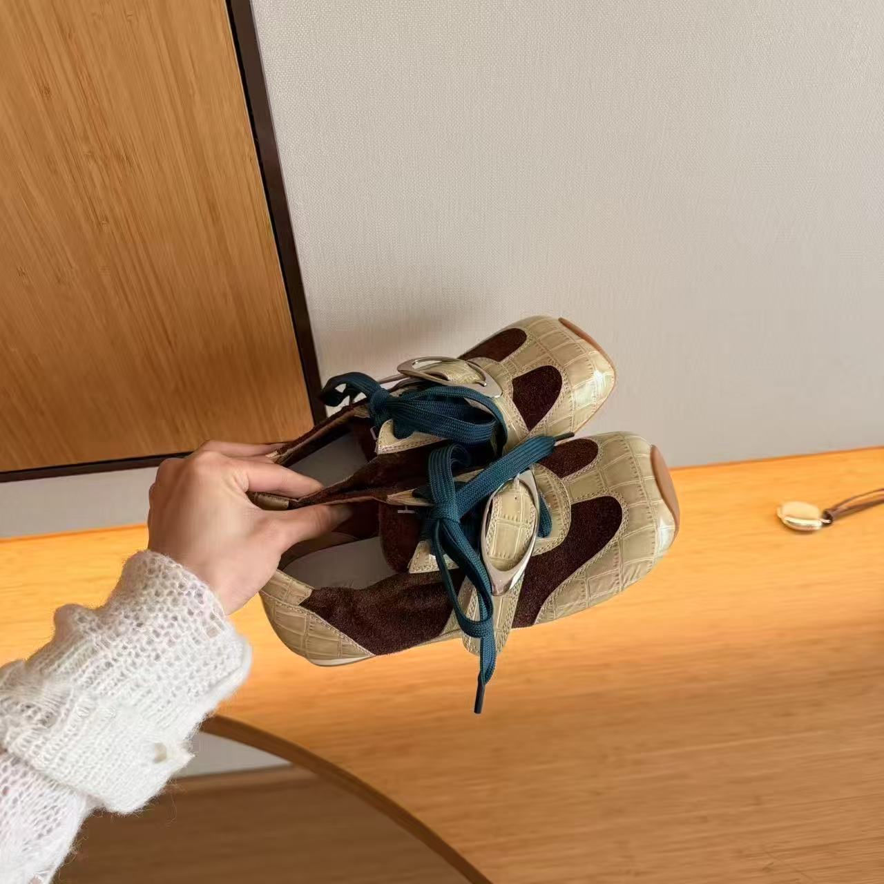 Women's Retro Suede & Patent Leather Sneakers, Color Block Lace-Up Flats with Metal Buckle, Casual Low-Top Walking Shoes
