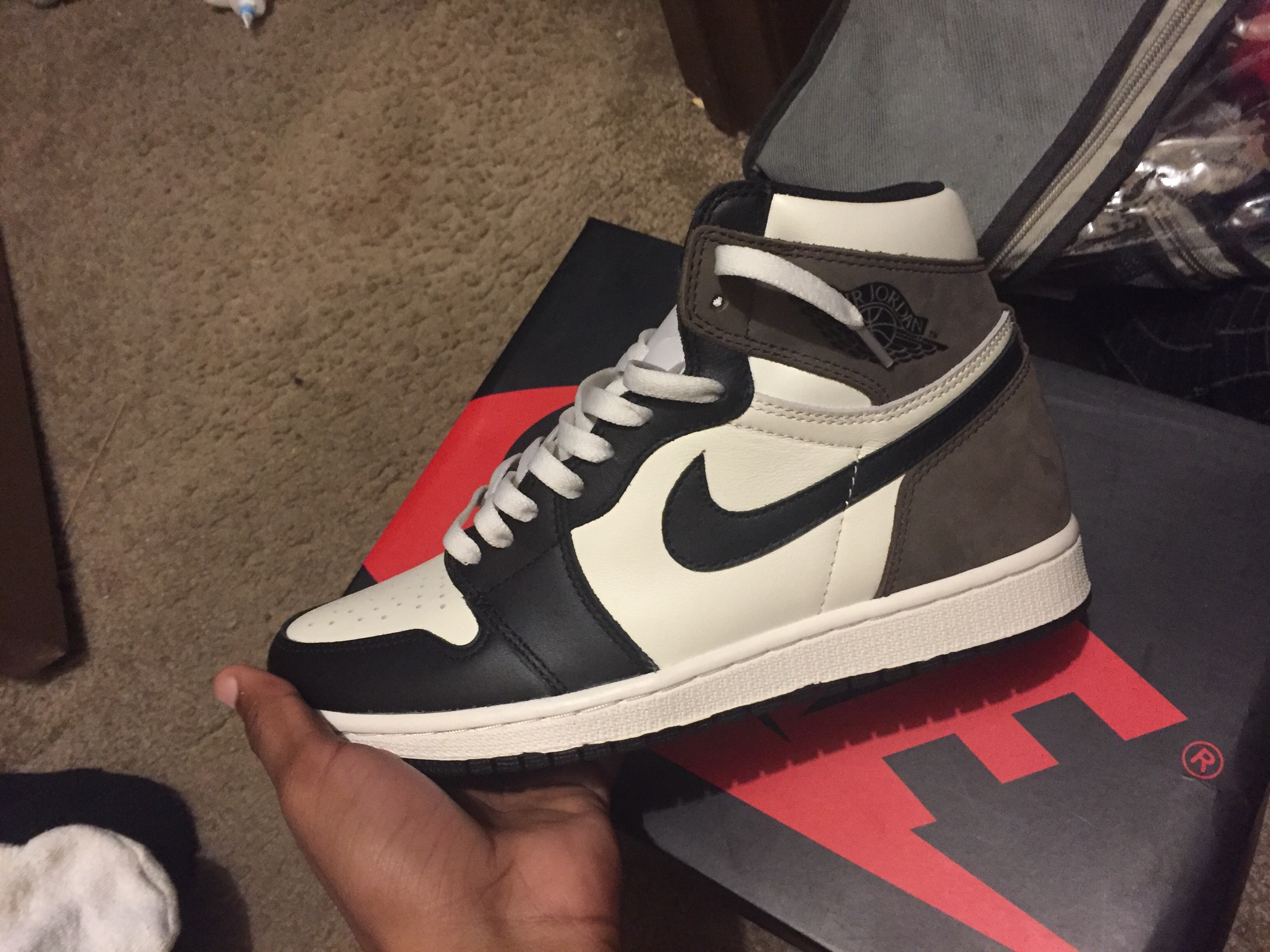 GET  Jordan 1 Retro High Dark Mocha,555088-105 review 0