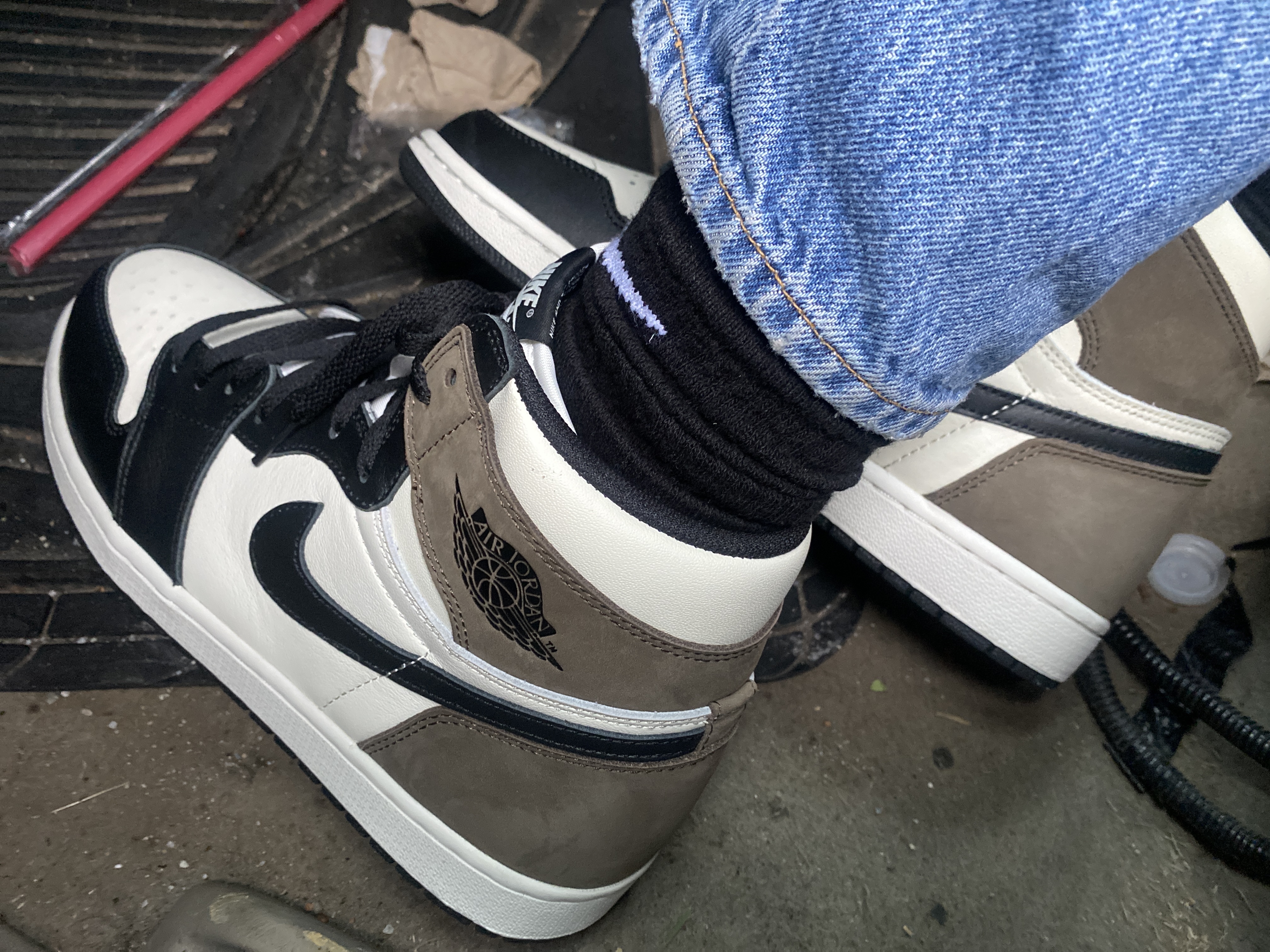 GET  Jordan 1 Retro High Dark Mocha,555088-105 review 1