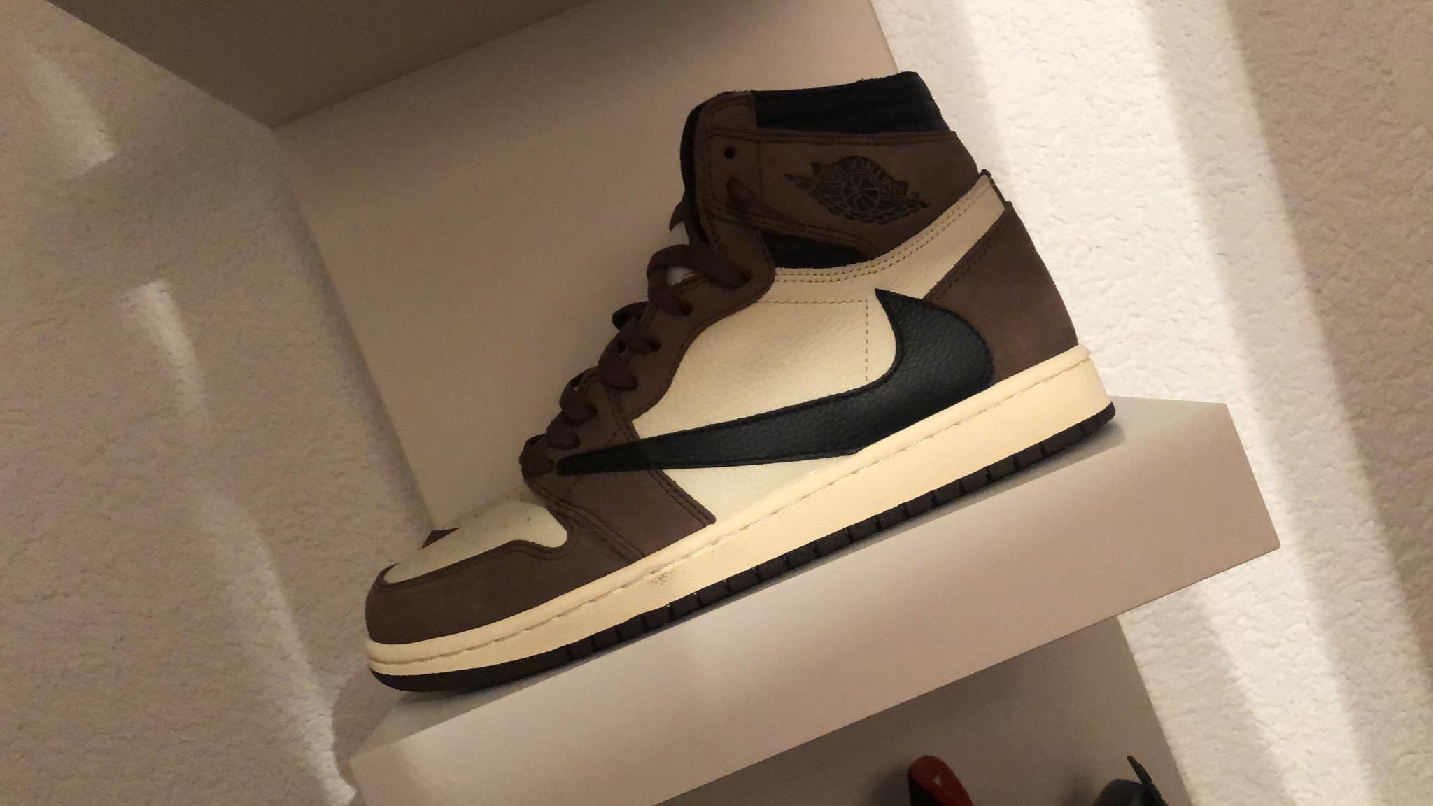 GET  Jordan 1 Retro High Travis Scott, CD4487-100 review Caldas