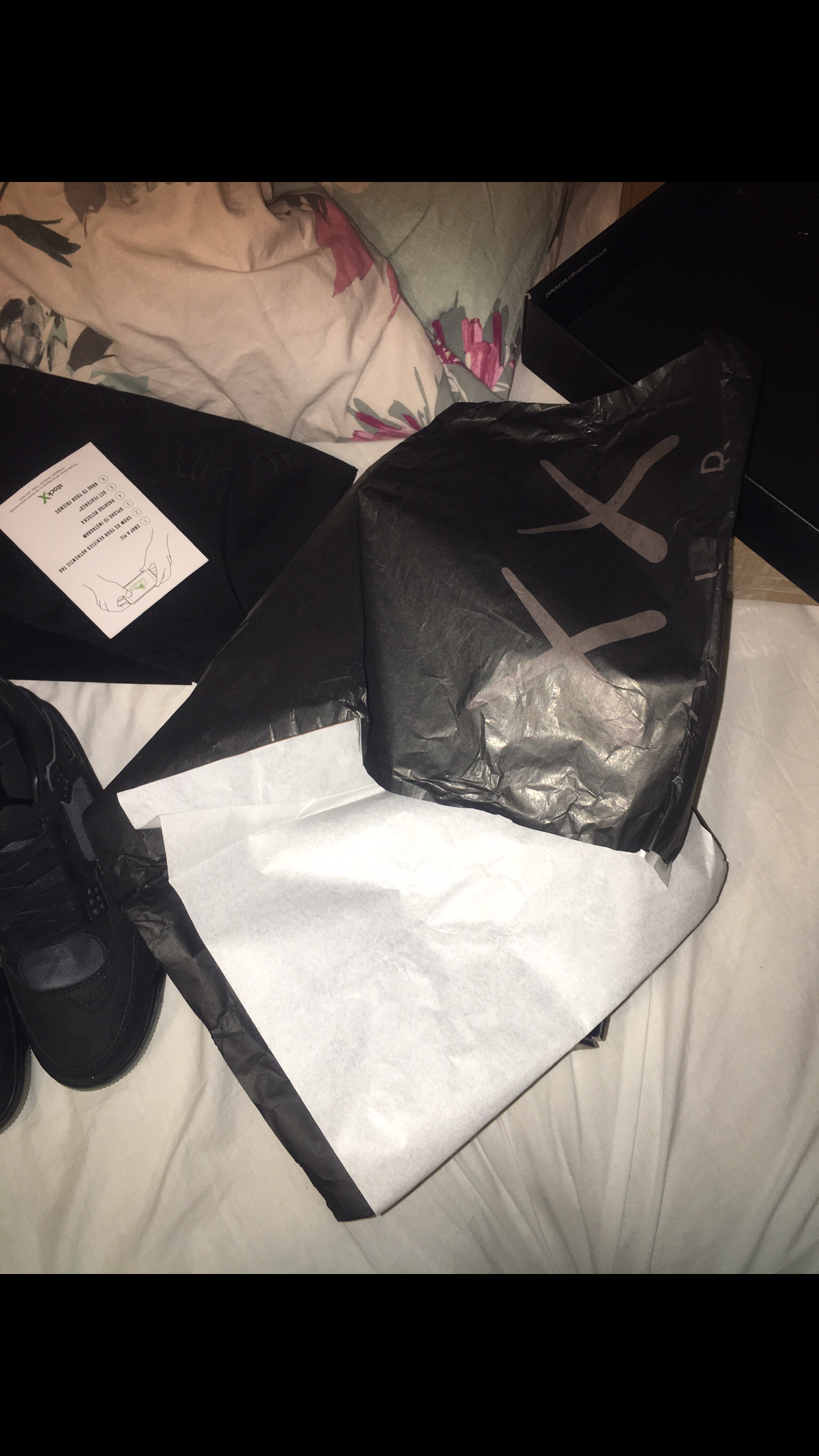 PKGoden Jordan 4 Retro Kaws Black 930155-001 review Jazz 02