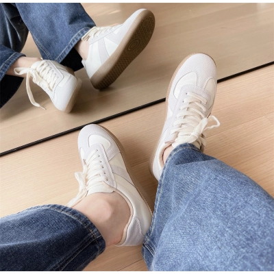 2026 Minimalist Luxury Women's Sneakers – Genuine Leather Flat Casual Shoes, Small-Batch Designer Footwear 02