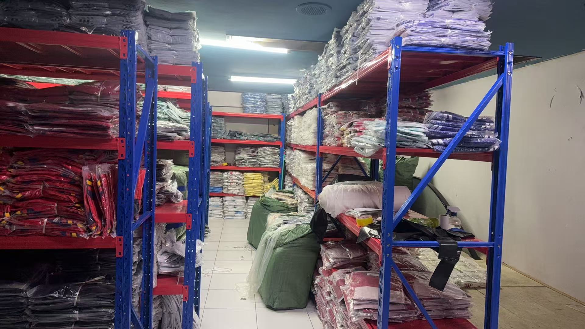Estoque local da CamisaGol em São Paulo