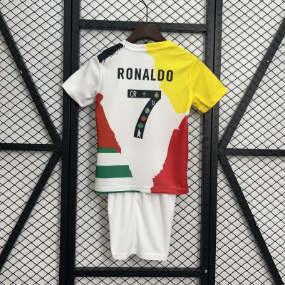 Kit Infantil Cristiano Ronaldo Career Edition  02