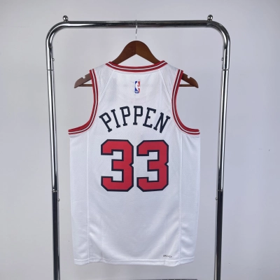 Regata Home Branca do Chicago Bulls Pippen Nº 33 02