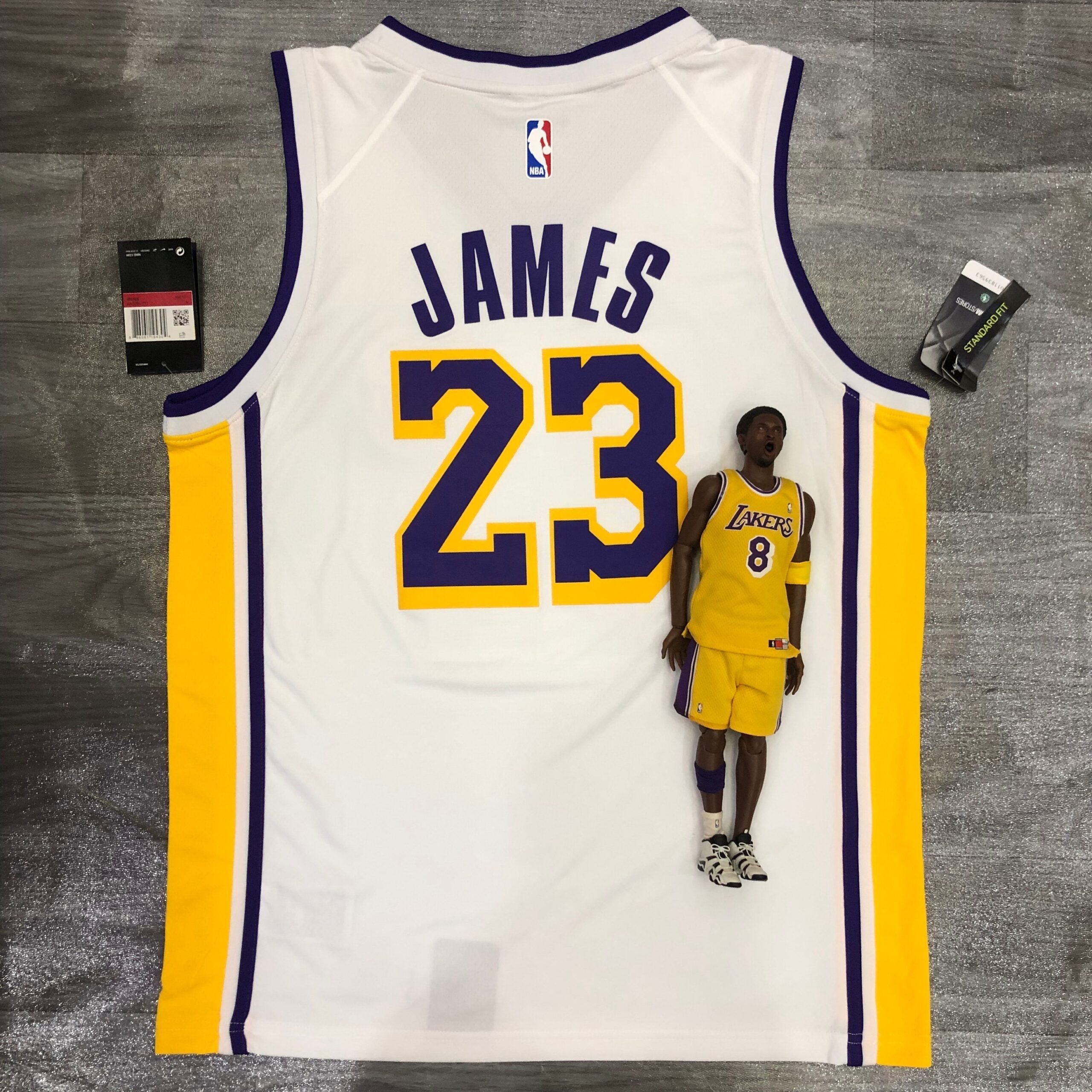 Regata Branca Home do Los Angeles Lakers LeBron James Nº 23