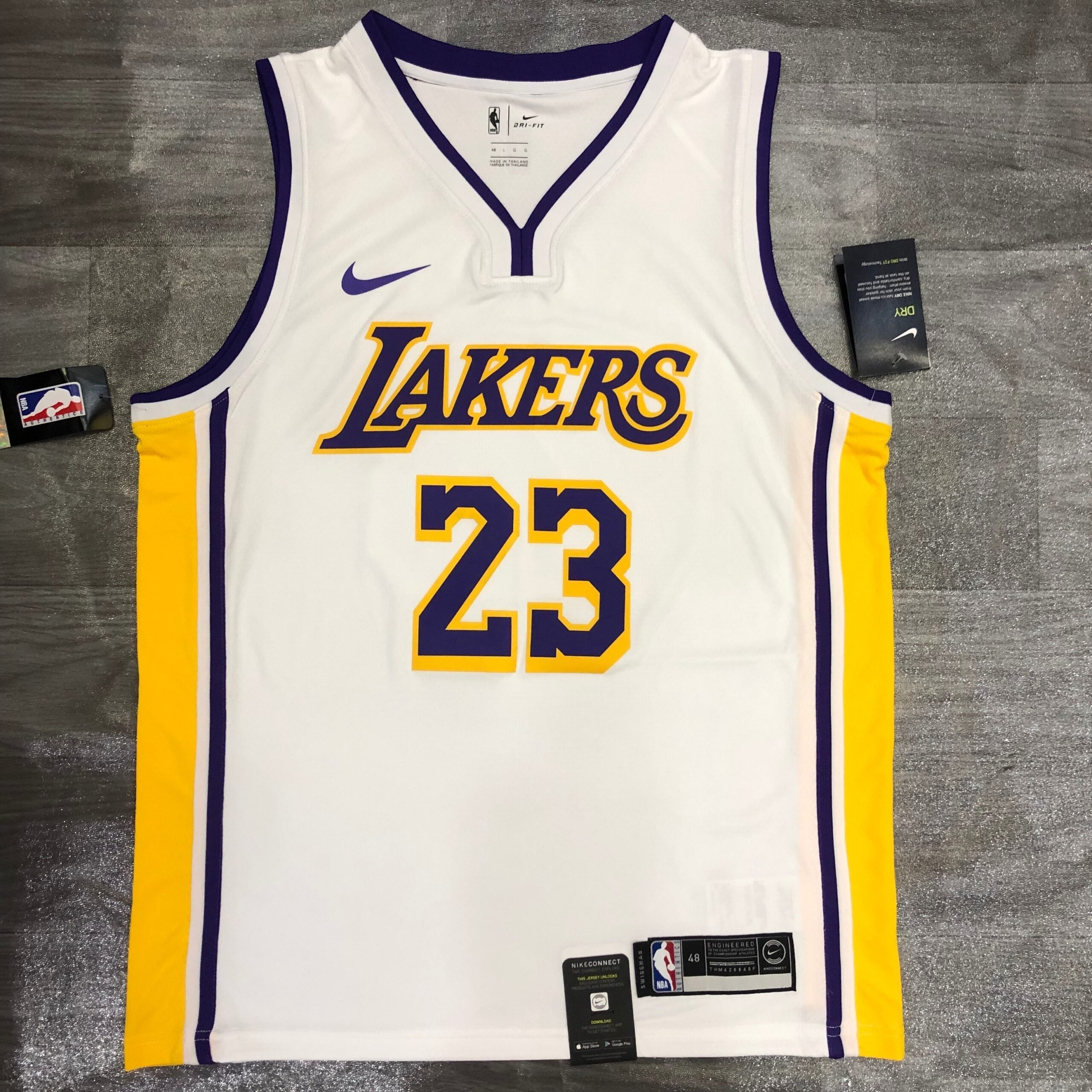 Regata Branca Home do Los Angeles Lakers LeBron James Nº 23