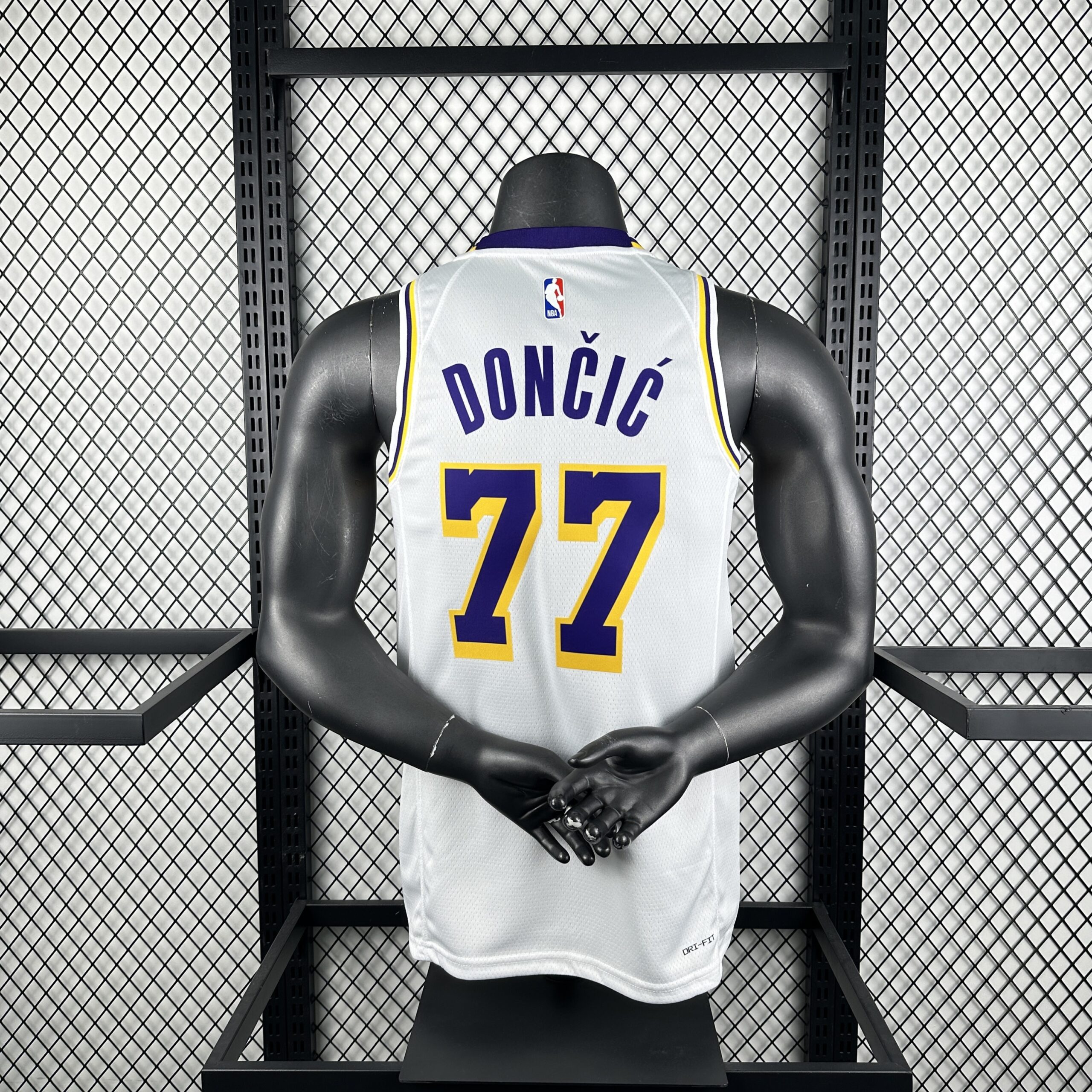 Regata Branca Home do Los Angeles Lakers Luka Dončić Nº 77