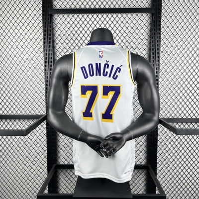 Regata Branca Home do Los Angeles Lakers Luka Dončić Nº 77 02