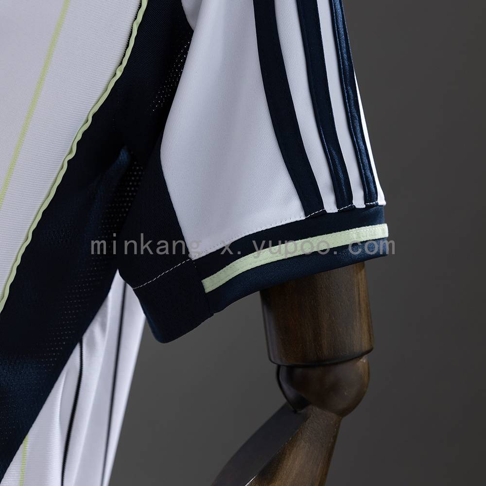 Camisa Casual Retrô do Real Madrid 2024-2025