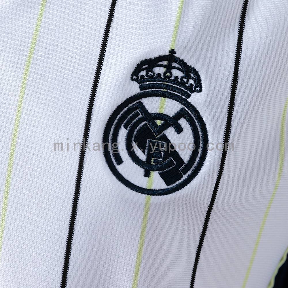 Camisa Casual Retrô do Real Madrid 2024-2025