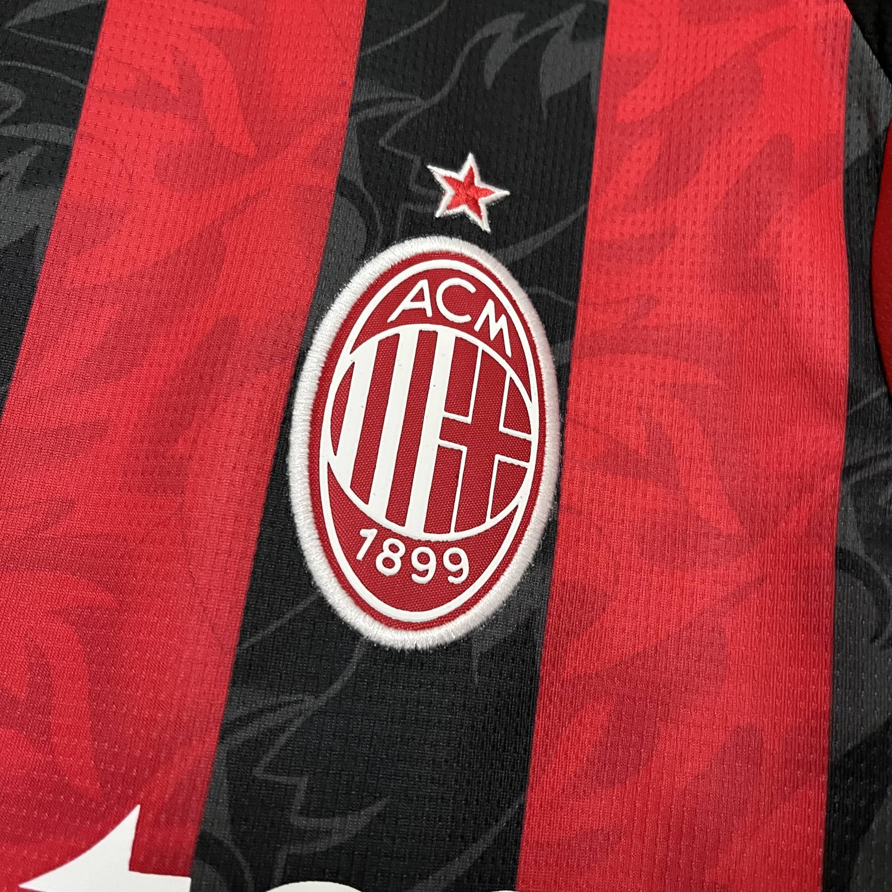 Camisa Torcedor Home do AC Milan 2025