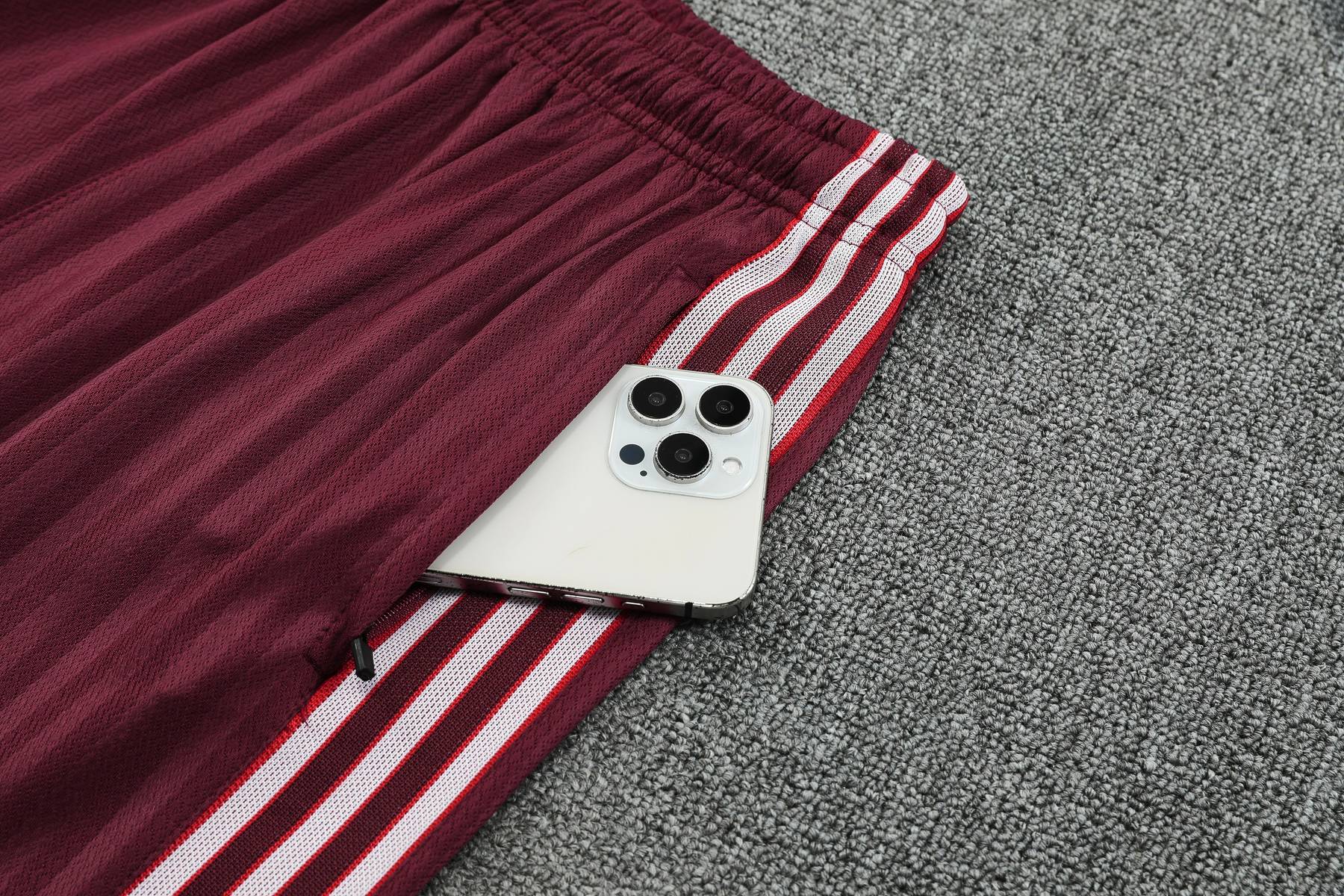 Kit de Treino Bayern de Munique Masculino 25/26 Torcedor Vinho