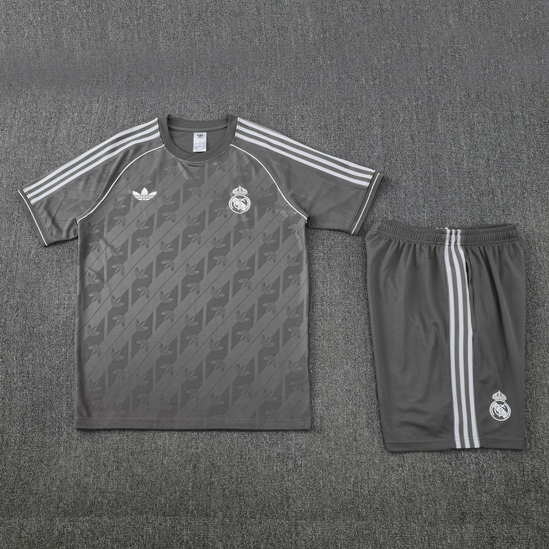 Kit de Treino Real Madrid Masculino 25/26 Cinza e Branco