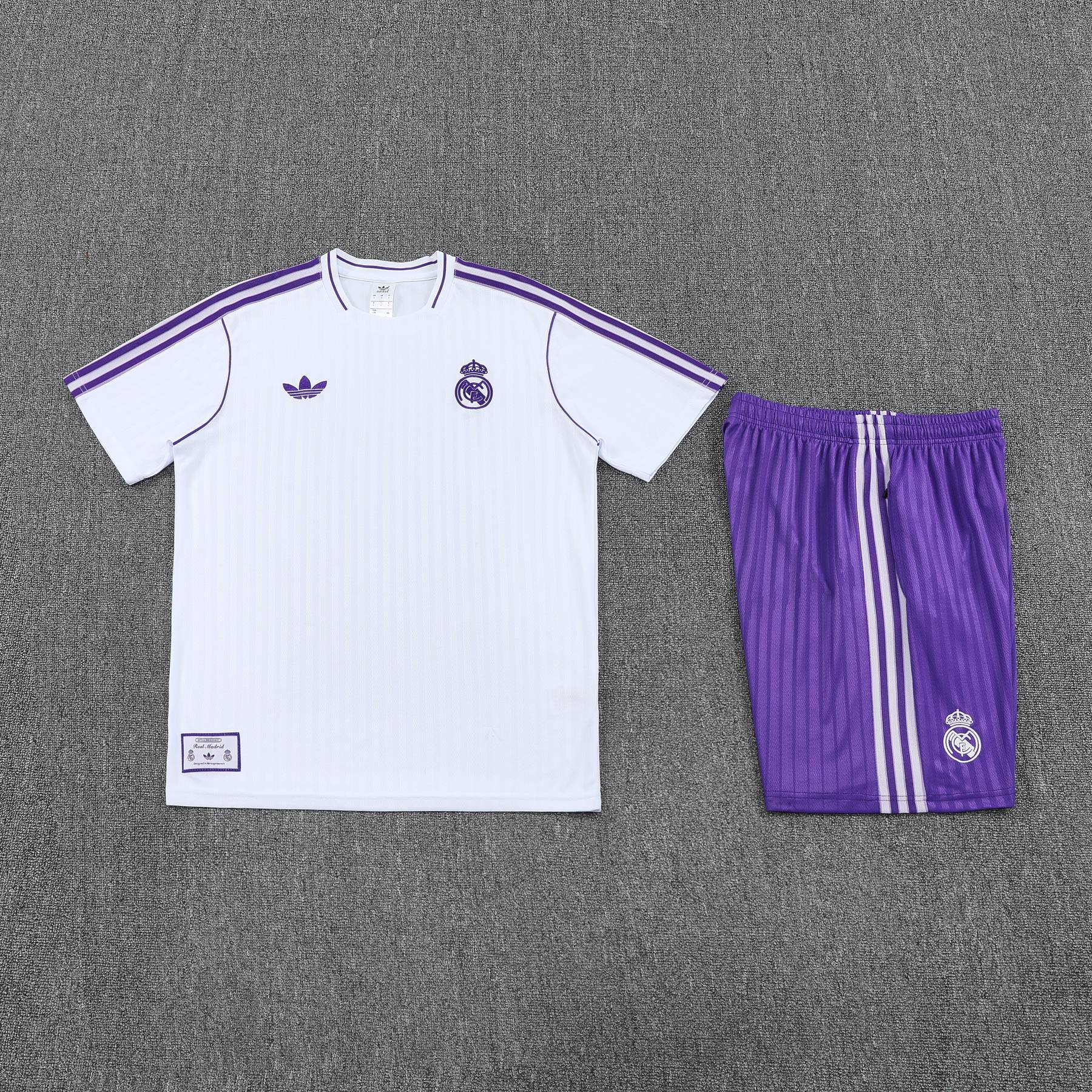Kit de Treino Real Madrid Masculino 25/26 Torcedor Branco e Roxo