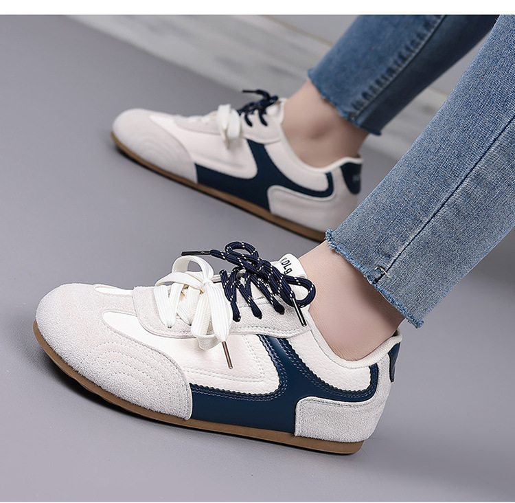 Women Retro Lace Up Sneakers