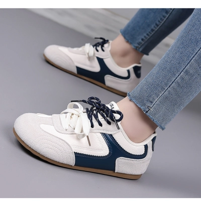 Women Retro Lace Up Sneakers 02