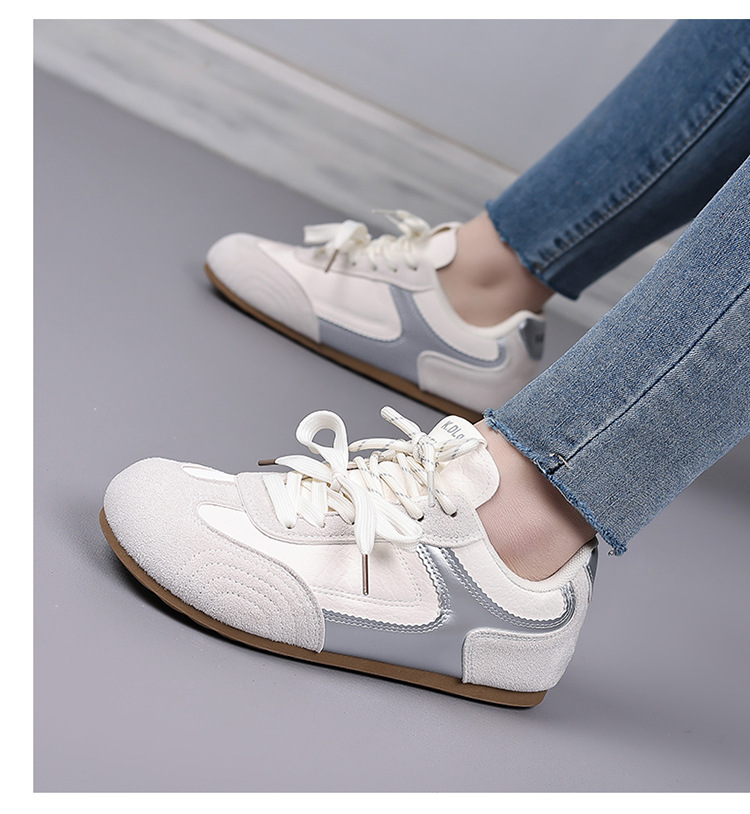 Women Retro Lace Up Sneakers