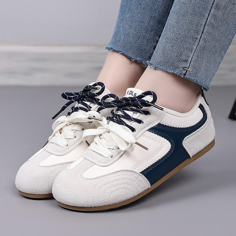 Women Retro Lace Up Sneakers