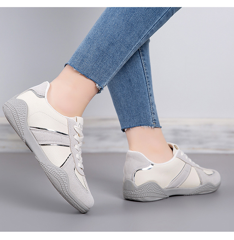 Women Casual Retro Lace Up Sneakers