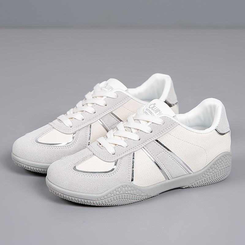Women Casual Retro Lace Up Sneakers