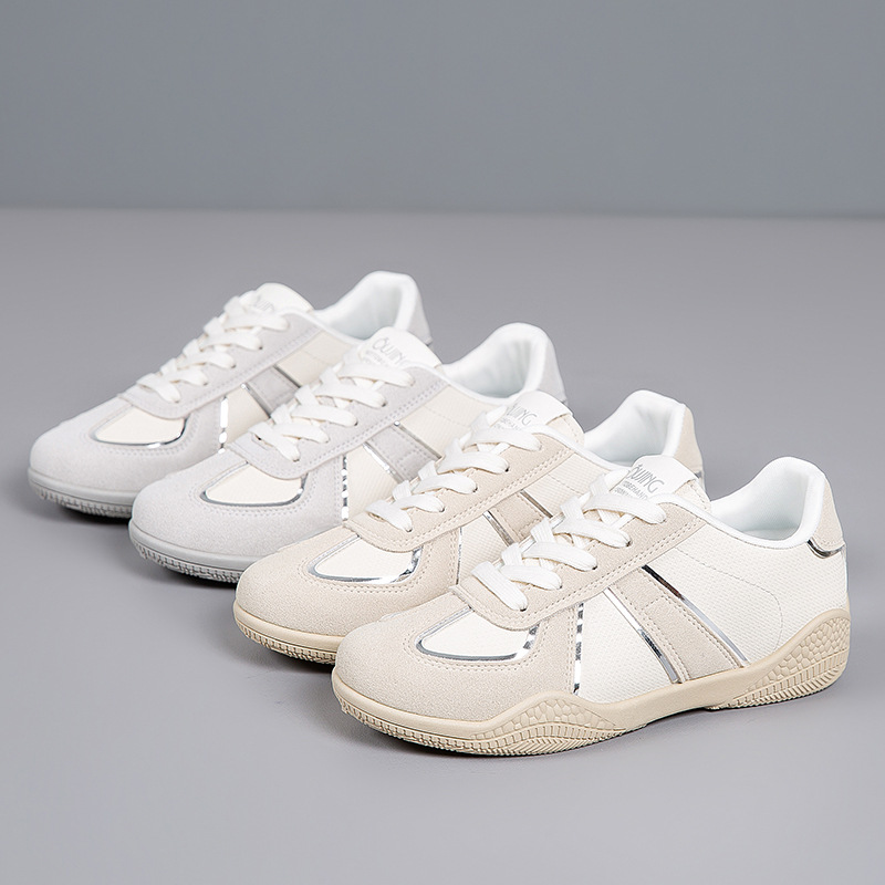 Women Casual Retro Lace Up Sneakers