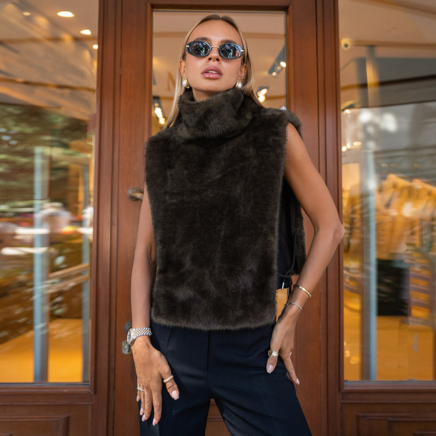 Women's Faux Fur Turtleneck Sleeveless Vest, High Neck Cropped Furry Gilet, Casual Warm Outerwear for Fall &amp; Winter