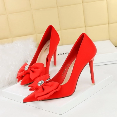 Stiletto high heels with rhinestone bow 21 01