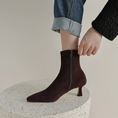 Vintage Suede Pointed‑Toe Stretchy Heel Ankle Boots 02