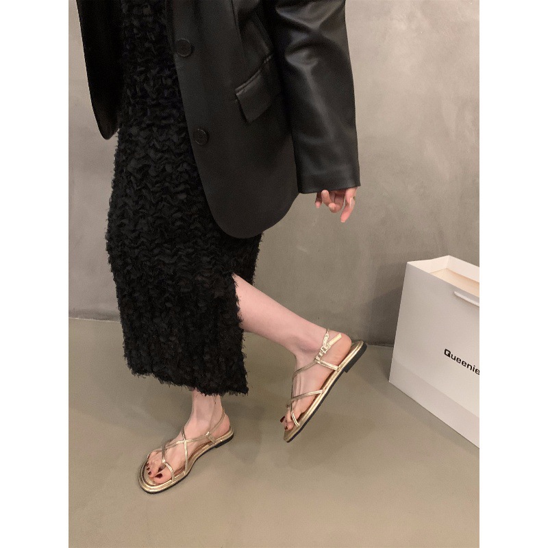 Multi‑Color Thin‑Strap Toe‑Loop Flat Sandals
